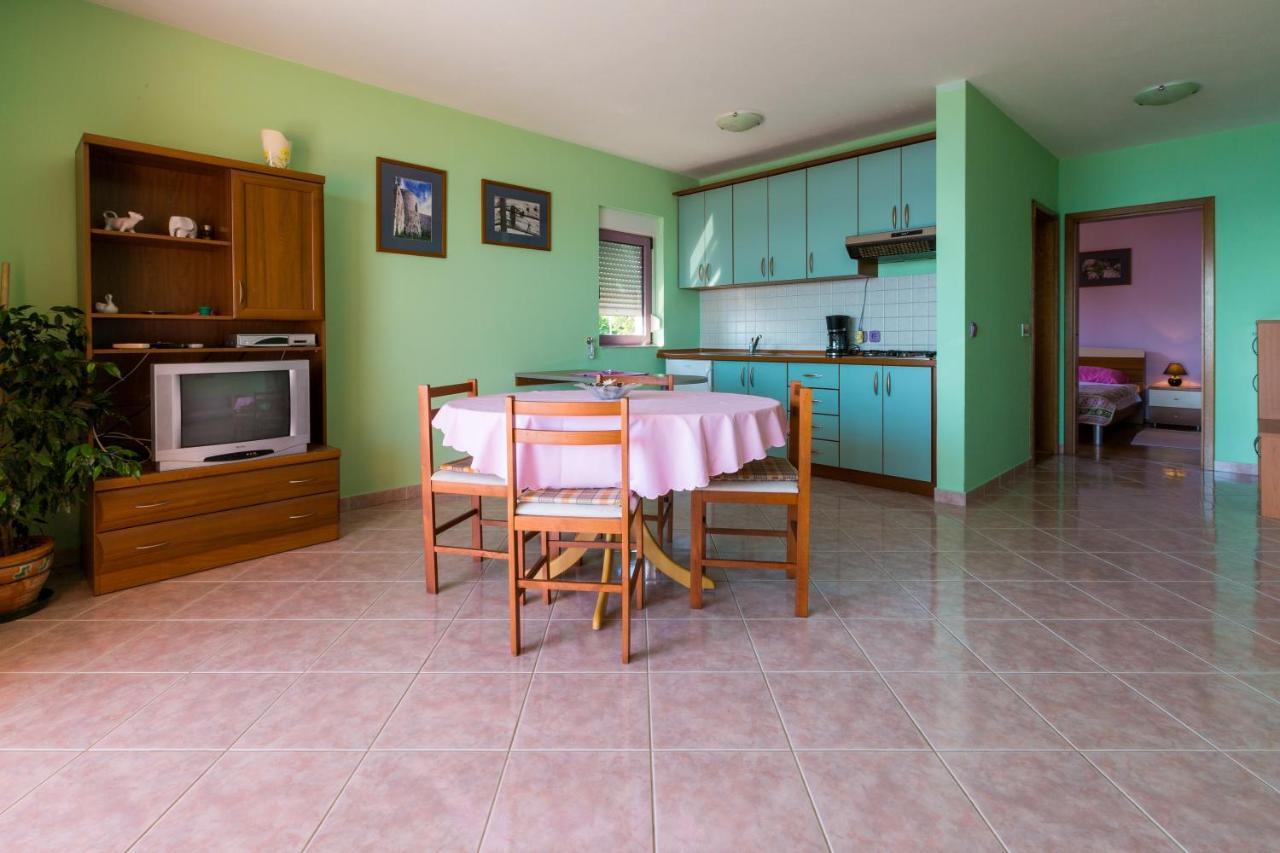 Apartmani Rino Dramalj Esterno foto