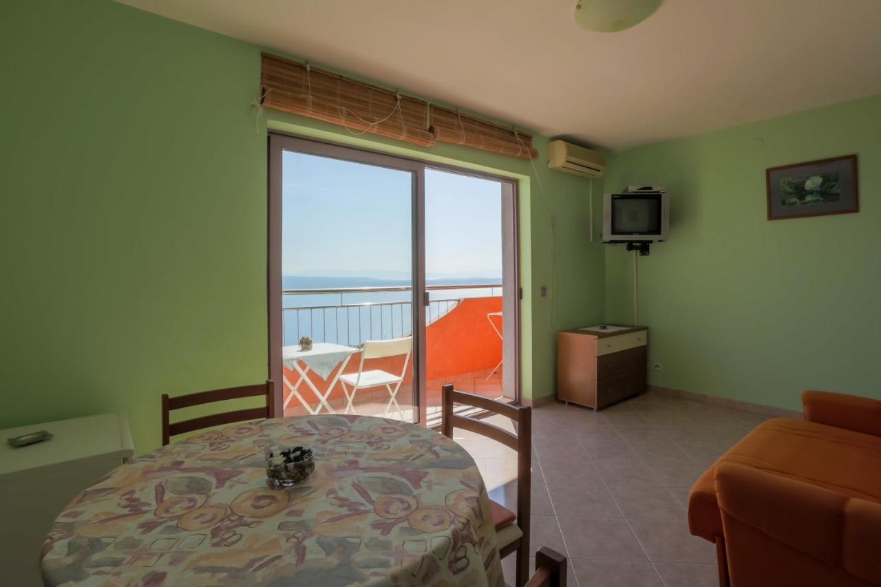 Apartmani Rino Dramalj Esterno foto