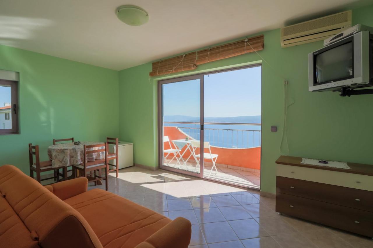 Apartmani Rino Dramalj Esterno foto