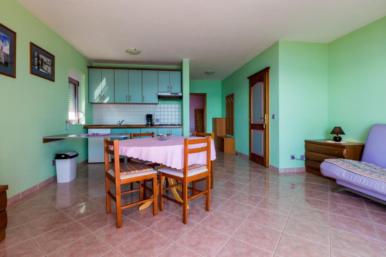 Apartmani Rino Dramalj Esterno foto